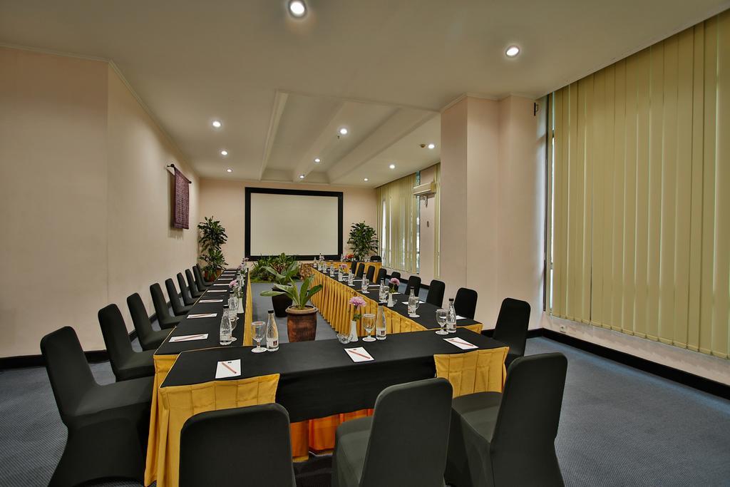 The Jayakarta Suites Бандунг Экстерьер фото